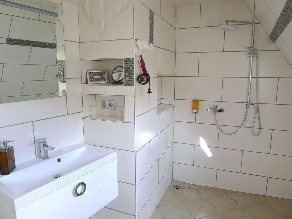 Hotel Karthaeuser Hof Floersheim am Main Екстер'єр фото